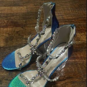 Elegant Blue and Green Strappy Women's Sandals